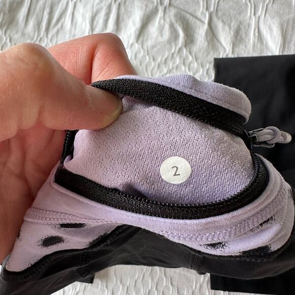 Lululemon Run Inspire Crop II Dot Leggings Size 2 - Picture 9 of 12